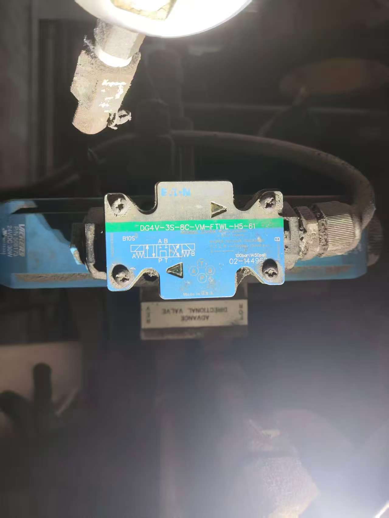 EATON 方向阀 DG4V-3S-8C-VM-FTWL-H5-61